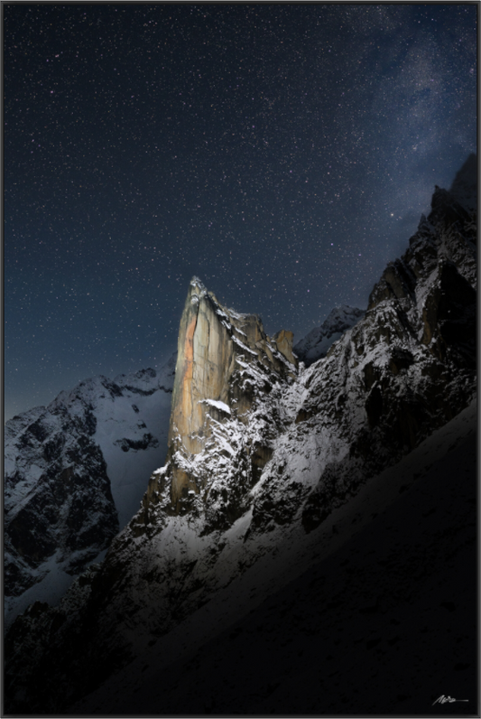 Main image Voie lactée sur le Massif du Portalet_signēe, 2025