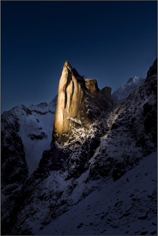 Main image Clocher du Portalet sur fond bleu, 2025